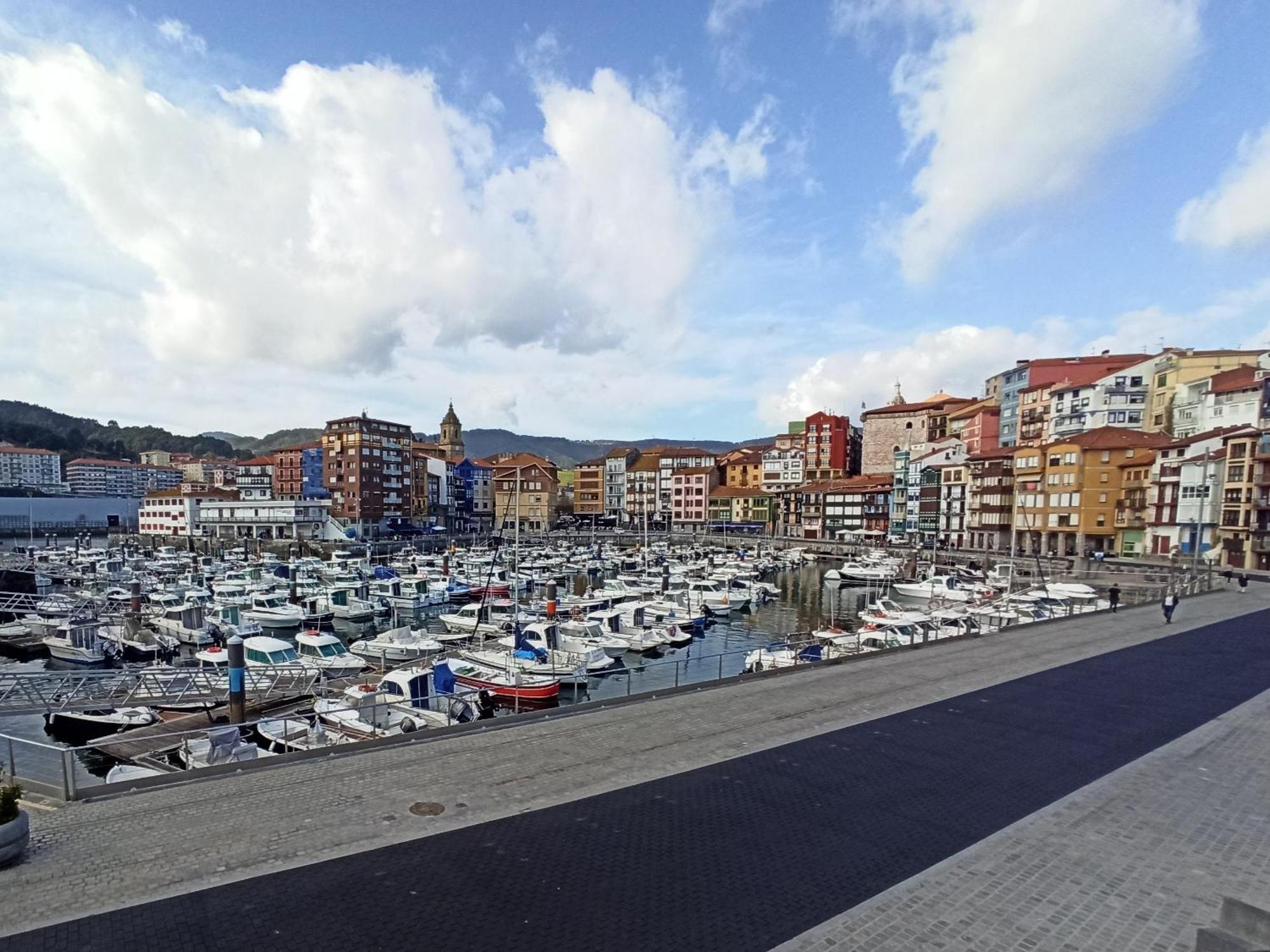 Apartamento Patxike Con Plaza De Garaje Lägenhet Bermeo Rum bild